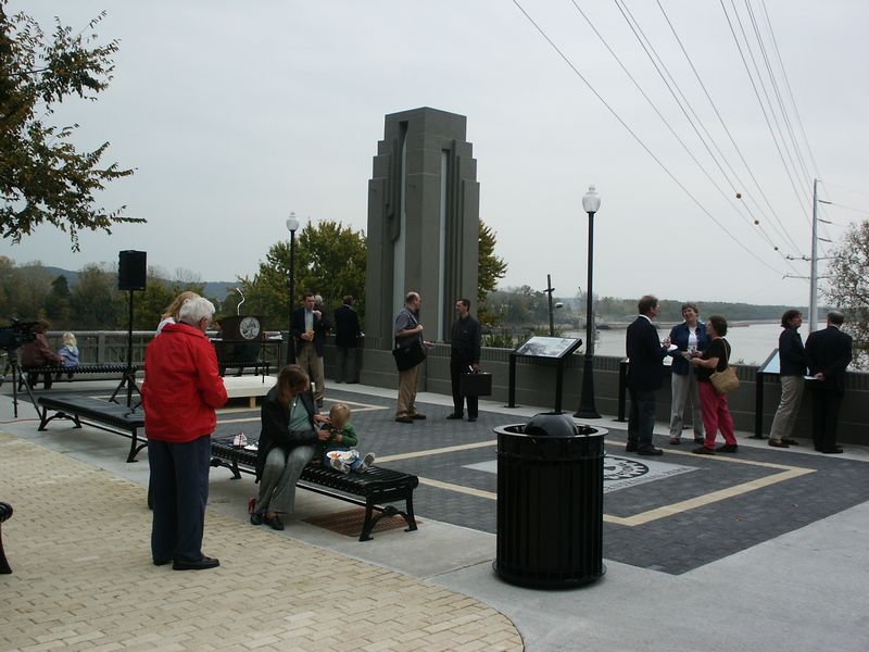 Rotary Park, Bolivar Street Bridge Approach