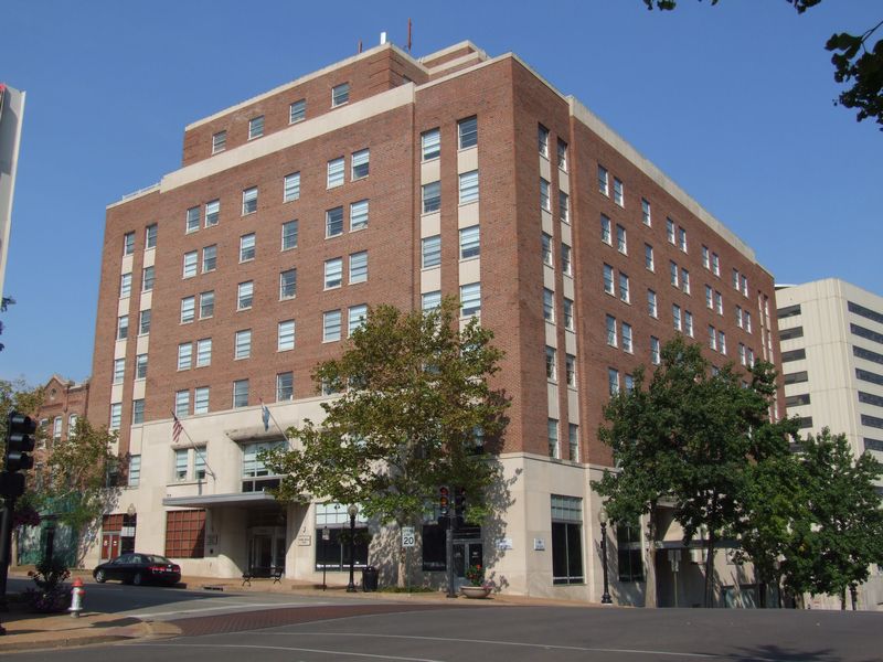 Old Governor Hotel