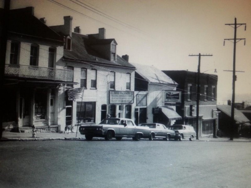 Richmond Hill Grocery & Circle X Tavern