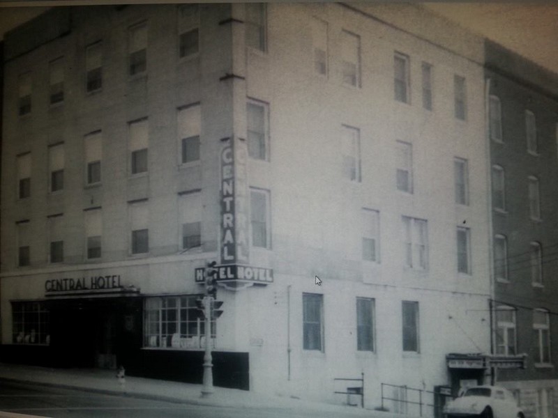 Central Hotel on NW Corner of High & Jefferson St.