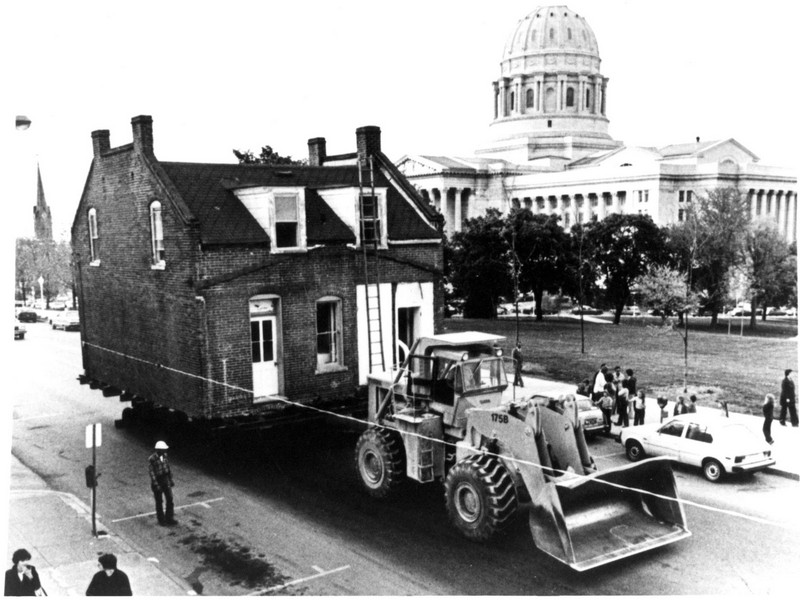 Moving Historic Upschulte House to Vintage Cole Photos